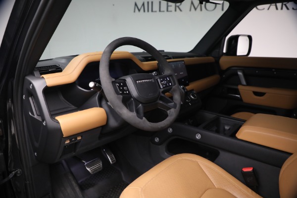 Used 2024 Land Rover Defender 110 V8 P525 for sale $84,900 at Alfa Romeo of Greenwich in Greenwich CT 06830 15