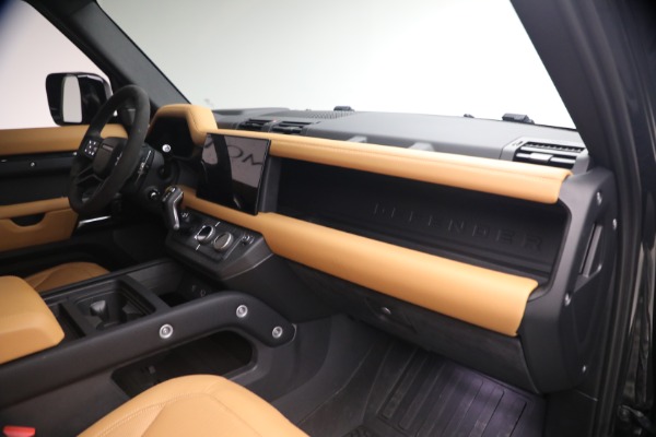Used 2024 Land Rover Defender 110 V8 P525 for sale $84,900 at Alfa Romeo of Greenwich in Greenwich CT 06830 18