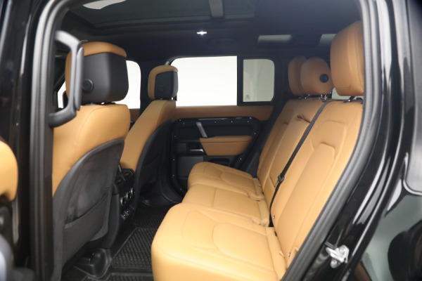 Used 2024 Land Rover Defender 110 V8 P525 for sale $84,900 at Alfa Romeo of Greenwich in Greenwich CT 06830 19