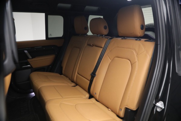 Used 2024 Land Rover Defender 110 V8 P525 for sale $84,900 at Alfa Romeo of Greenwich in Greenwich CT 06830 20