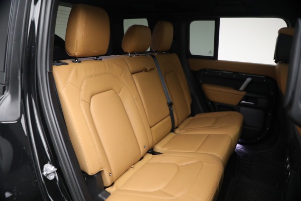 Used 2024 Land Rover Defender 110 V8 P525 for sale $84,900 at Alfa Romeo of Greenwich in Greenwich CT 06830 22