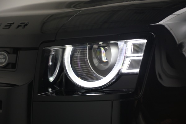 Used 2024 Land Rover Defender 110 V8 P525 for sale $84,900 at Alfa Romeo of Greenwich in Greenwich CT 06830 24