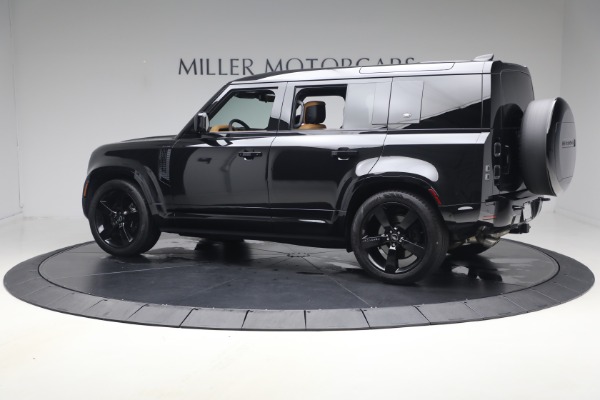 Used 2024 Land Rover Defender 110 V8 P525 for sale $84,900 at Alfa Romeo of Greenwich in Greenwich CT 06830 4