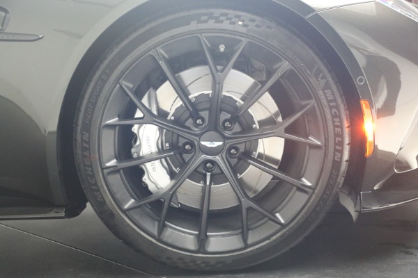New 2026 Aston Martin Vantage S Roadster for sale $263,900 at Alfa Romeo of Greenwich in Greenwich CT 06830 27