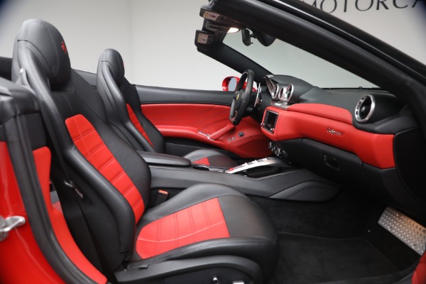 Used 2017 Ferrari California T for sale $163,900 at Alfa Romeo of Greenwich in Greenwich CT 06830 17