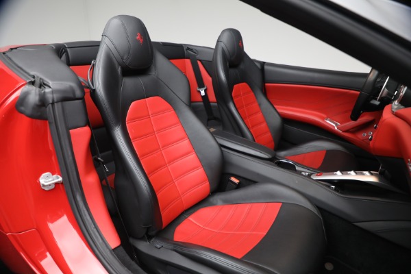 Used 2017 Ferrari California T for sale $163,900 at Alfa Romeo of Greenwich in Greenwich CT 06830 18