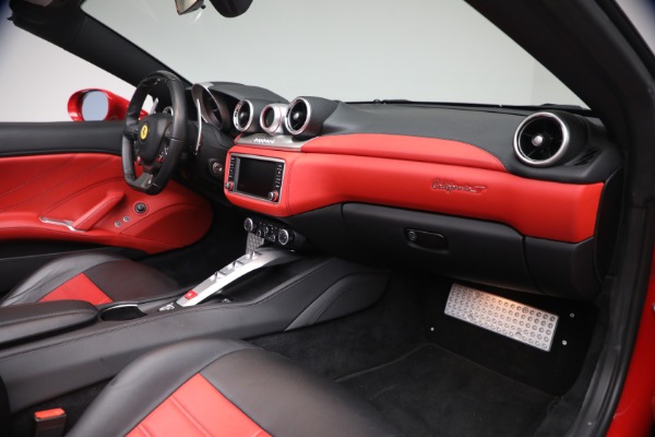 Used 2017 Ferrari California T for sale $163,900 at Alfa Romeo of Greenwich in Greenwich CT 06830 19