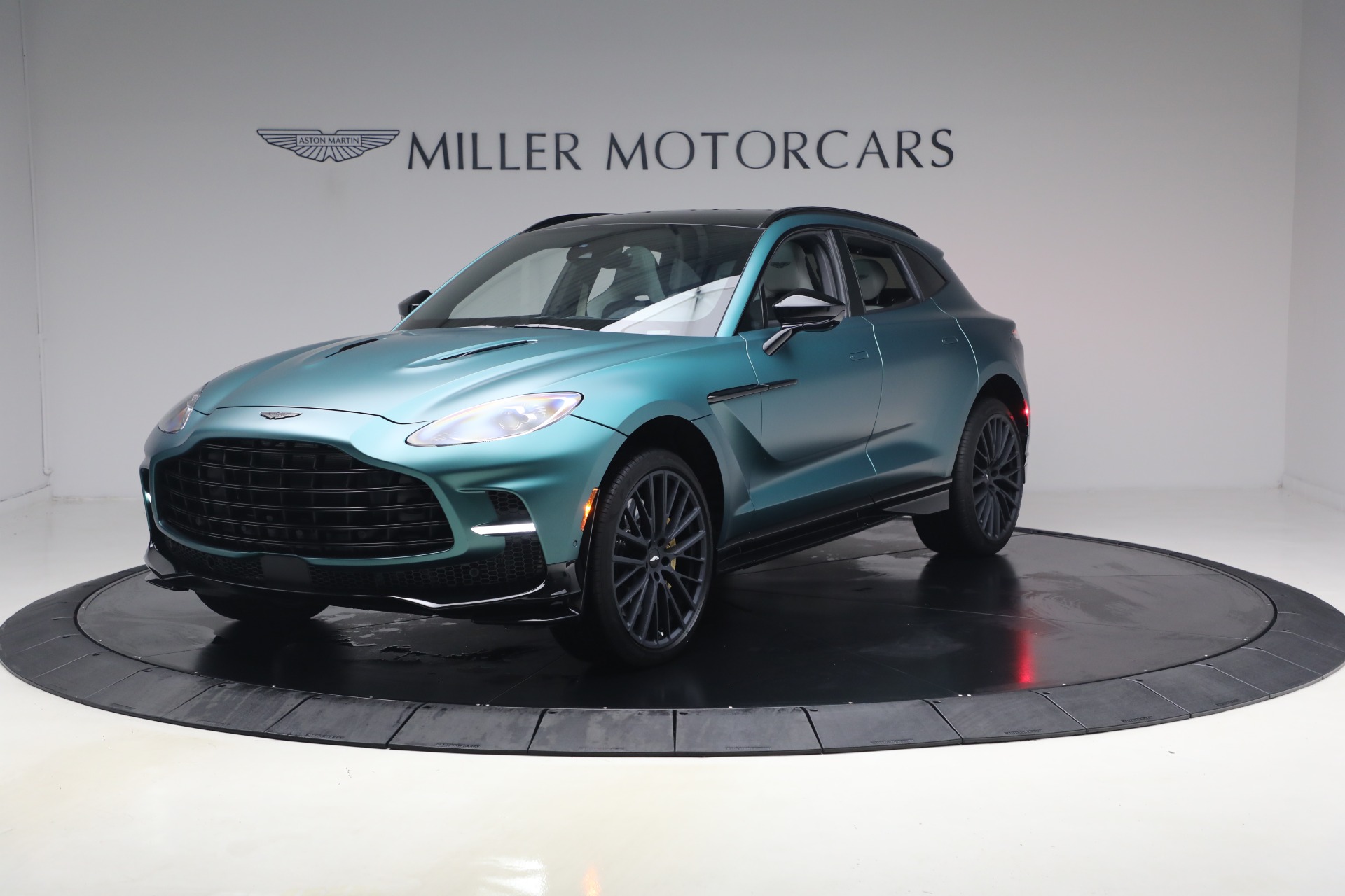 Used 2023 Aston Martin DBX 707 for sale $159,900 at Alfa Romeo of Greenwich in Greenwich CT 06830 1