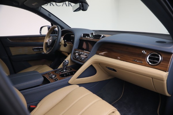 Used 2026 Bentley Bentayga EWB Azure V8 for sale $279,900 at Alfa Romeo of Greenwich in Greenwich CT 06830 26