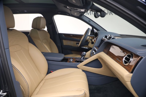 Used 2026 Bentley Bentayga EWB Azure V8 for sale $279,900 at Alfa Romeo of Greenwich in Greenwich CT 06830 27