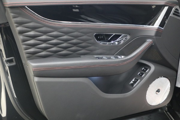 Used 2022 Bentley Flying Spur Hybrid for sale $149,900 at Alfa Romeo of Greenwich in Greenwich CT 06830 18