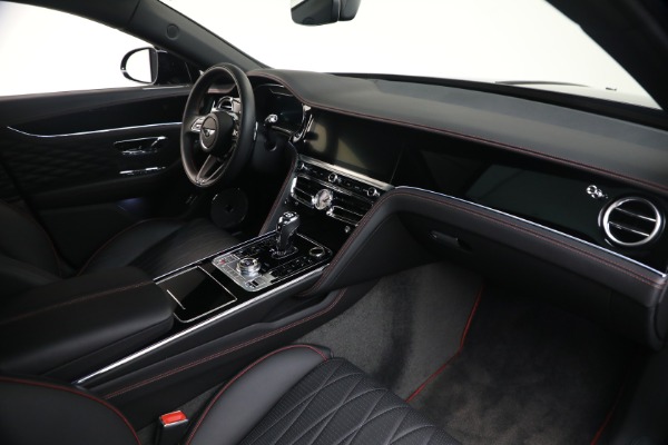 Used 2022 Bentley Flying Spur Hybrid for sale $149,900 at Alfa Romeo of Greenwich in Greenwich CT 06830 26