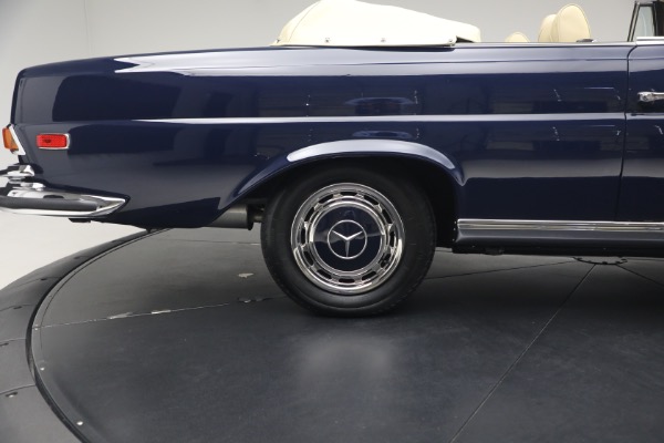 Used 1971 Mercedes-Benz 280SE 3.5 Cabriolet for sale $475,000 at Alfa Romeo of Greenwich in Greenwich CT 06830 20