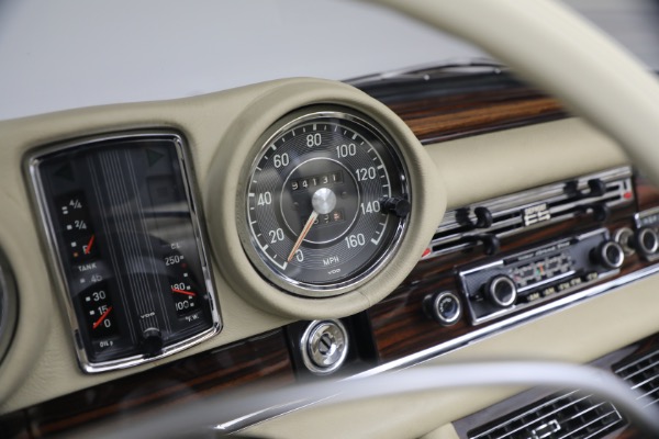 Used 1971 Mercedes-Benz 280SE 3.5 Cabriolet for sale $475,000 at Alfa Romeo of Greenwich in Greenwich CT 06830 26