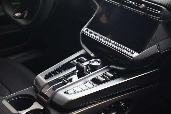 Used 2025 Aston Martin Vanquish for sale $415,900 at Alfa Romeo of Greenwich in Greenwich CT 06830 28