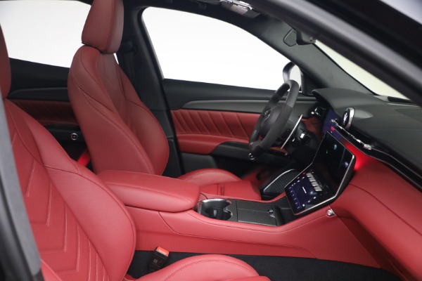 New 2027 Maserati Grecale Trofeo for sale $128,145 at Alfa Romeo of Greenwich in Greenwich CT 06830 12