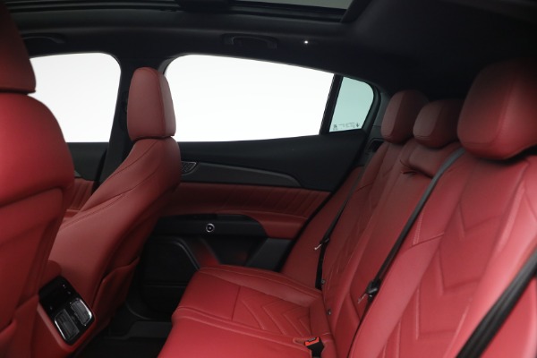 New 2027 Maserati Grecale Trofeo for sale $128,145 at Alfa Romeo of Greenwich in Greenwich CT 06830 18