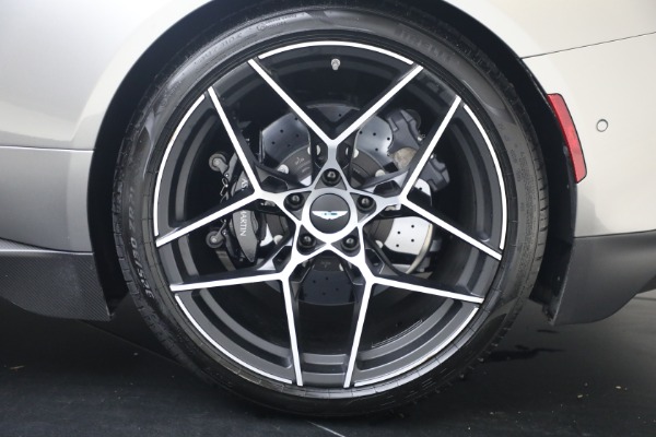 Used 2025 Aston Martin Vanquish for sale $429,900 at Alfa Romeo of Greenwich in Greenwich CT 06830 18