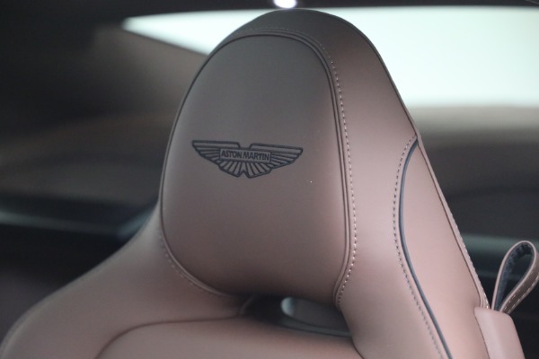 Used 2025 Aston Martin Vanquish for sale $429,900 at Alfa Romeo of Greenwich in Greenwich CT 06830 25