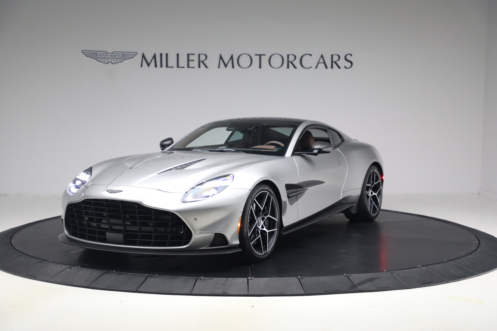 Used 2025 Aston Martin Vanquish for sale $429,900 at Alfa Romeo of Greenwich in Greenwich CT 06830 1