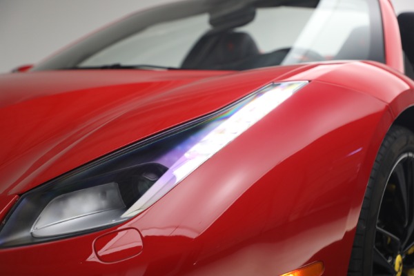 Used 2019 Ferrari 488 Spider for sale $419,900 at Alfa Romeo of Greenwich in Greenwich CT 06830 23