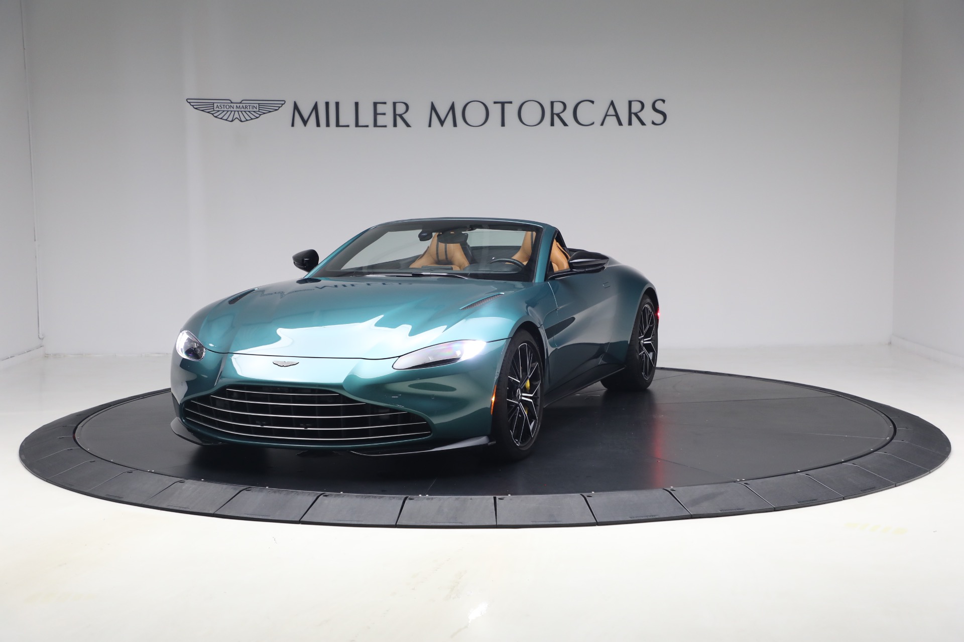 Used 2023 Aston Martin Vantage V8 for sale $151,900 at Alfa Romeo of Greenwich in Greenwich CT 06830 1