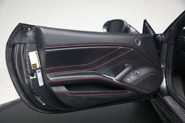 Used 2015 Ferrari California T for sale $139,900 at Alfa Romeo of Greenwich in Greenwich CT 06830 28