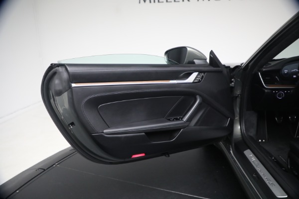 Used 2020 Porsche 911 Carrera 4S for sale $144,900 at Alfa Romeo of Greenwich in Greenwich CT 06830 27