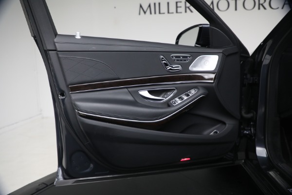Used 2019 Mercedes-Benz S-Class S 560 4MATIC for sale $49,900 at Alfa Romeo of Greenwich in Greenwich CT 06830 26