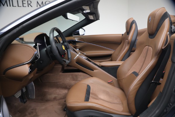 Used 2025 Ferrari Roma Spider for sale $309,900 at Alfa Romeo of Greenwich in Greenwich CT 06830 15