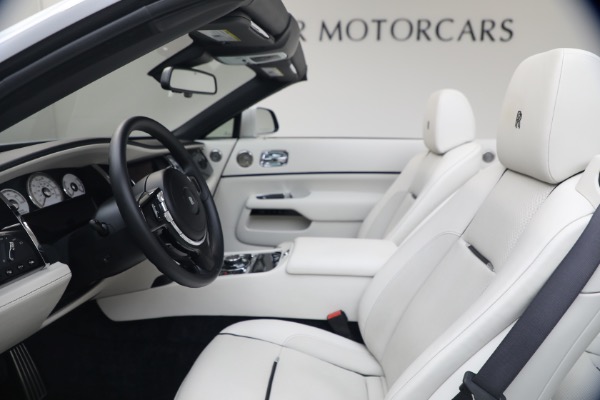 Used 2019 Rolls-Royce Black Badge Dawn for sale $299,900 at Alfa Romeo of Greenwich in Greenwich CT 06830 27