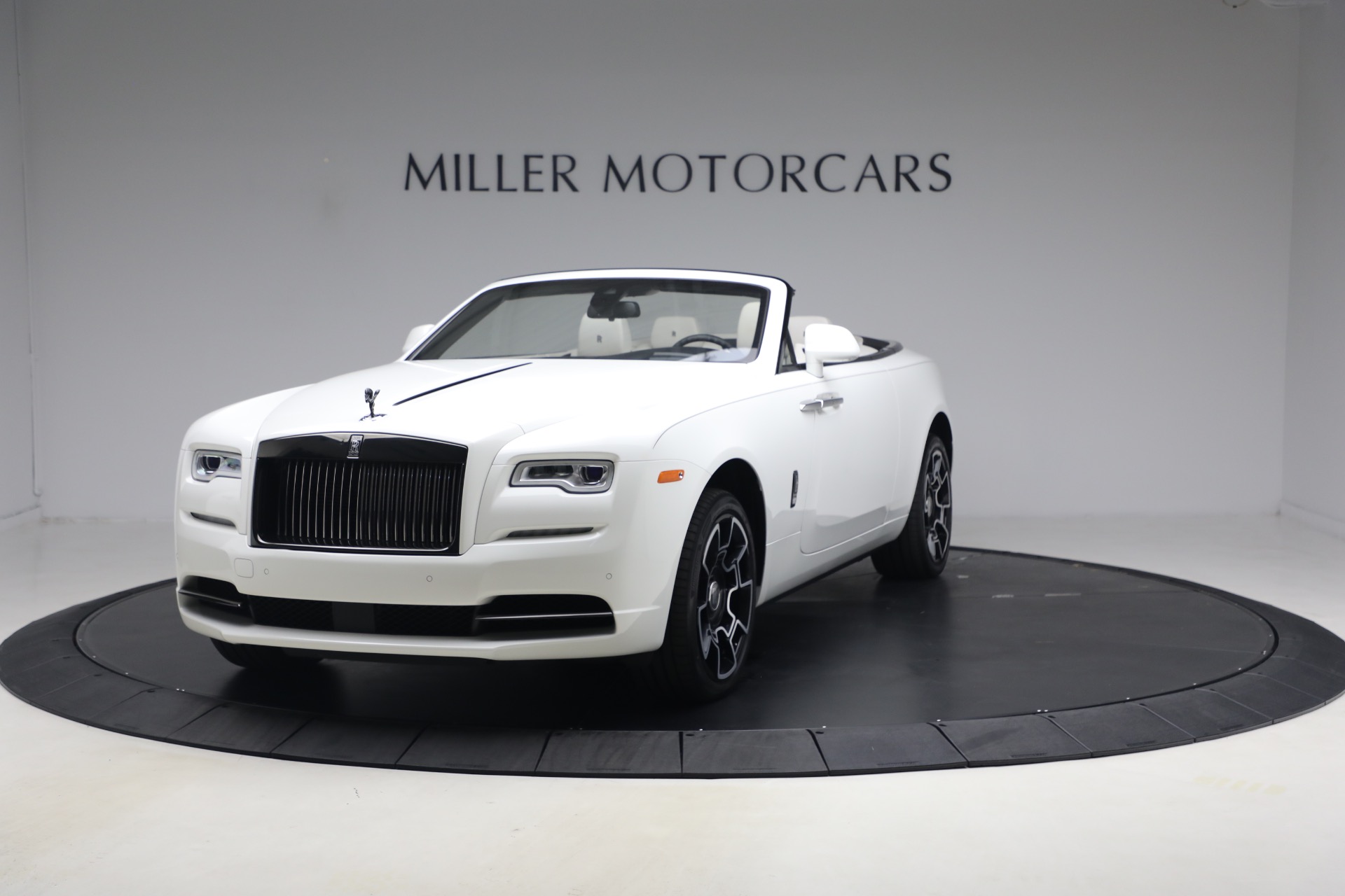 Used 2019 Rolls-Royce Black Badge Dawn for sale $299,900 at Alfa Romeo of Greenwich in Greenwich CT 06830 1