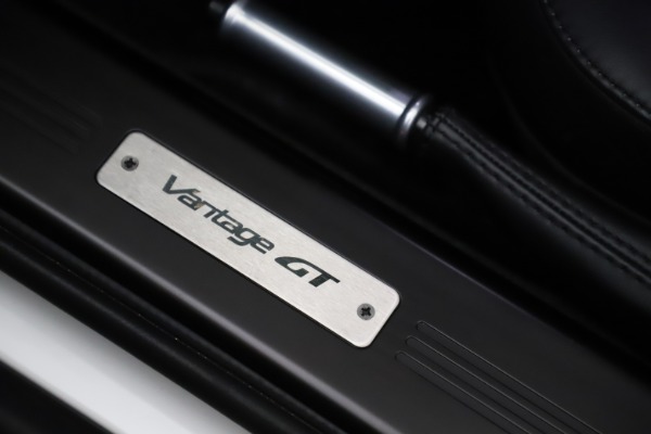 Used 2015 Aston Martin V8 Vantage GT Roadster for sale Sold at Alfa Romeo of Greenwich in Greenwich CT 06830 21