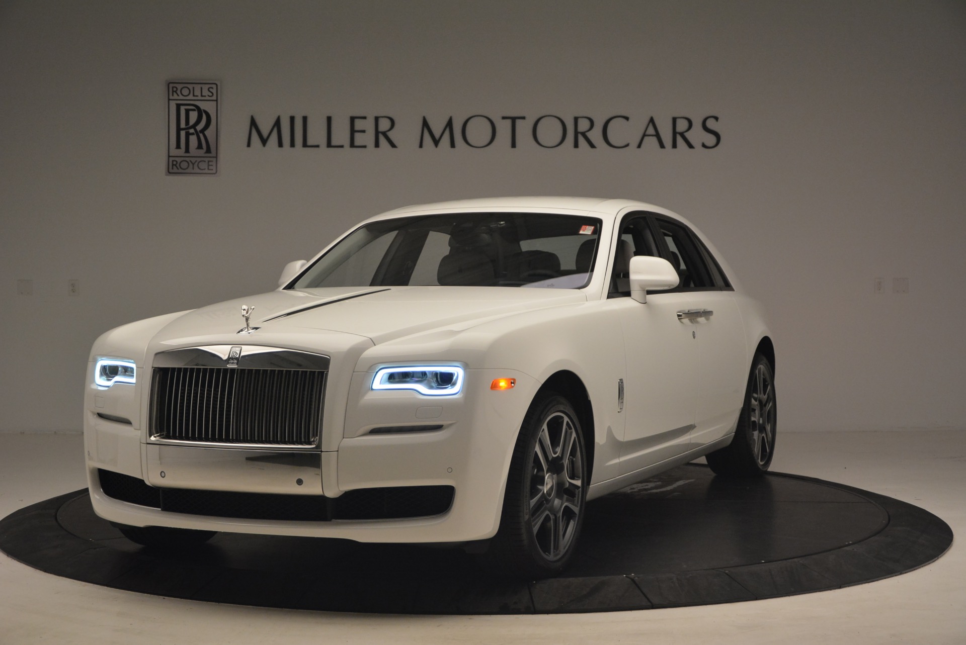 Used 2017 Rolls-Royce Ghost for sale Sold at Alfa Romeo of Greenwich in Greenwich CT 06830 1