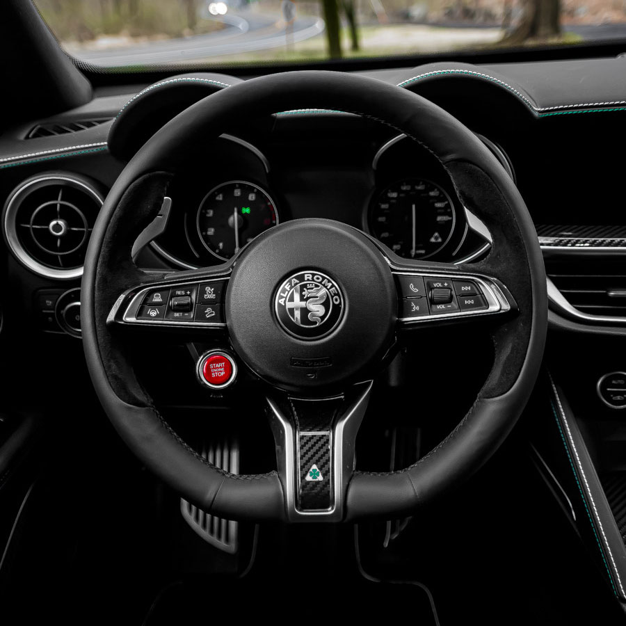 Stelvio Quadrifoglio Exterior